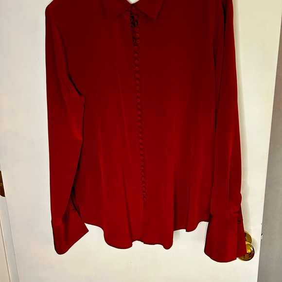 Club Monaco silk burgundy blouse size large - Picture 4 of 4